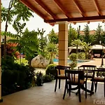 Famissi Eden Hotel