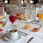 Famissi Eden Hotel