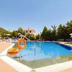 Famissi Eden Hotel 4*