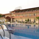 Famissi Eden Hotel