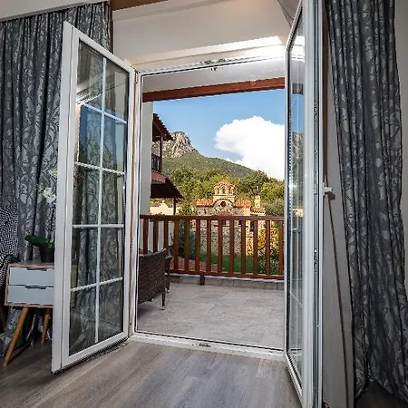 Famissi Eden Ξενοδοχείο