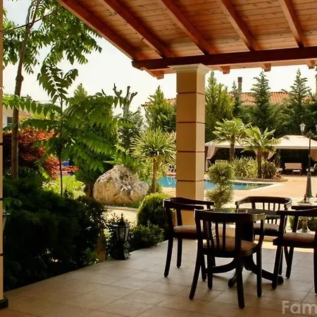 Famissi Eden Hotel