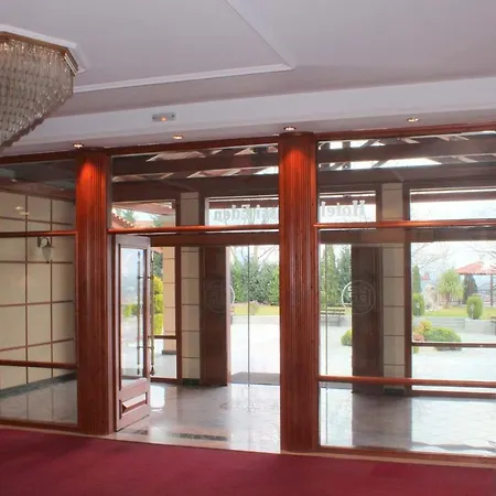 Famissi Eden קאלאבאקה