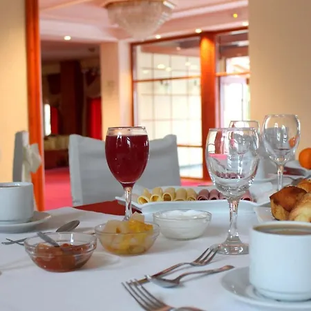 מלון Famissi Eden 4*