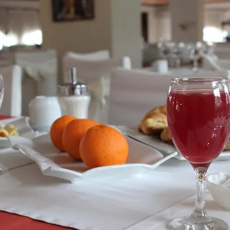 Famissi Eden Hotel