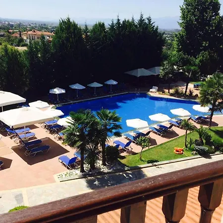 Hotell Famissi Eden 4*