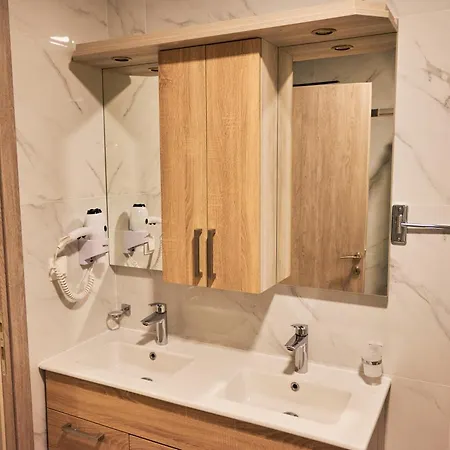 Famissi Eden Ξενοδοχείο 4*