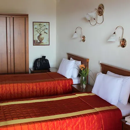 Famissi Eden מלון 4*