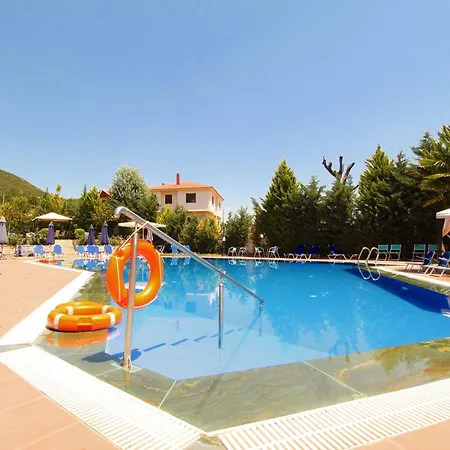 Famissi Eden Hotel 4*