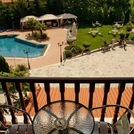 Hotel Famissi Eden