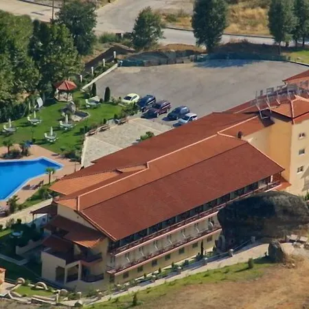 Famissi Eden מלון קאלאבאקה