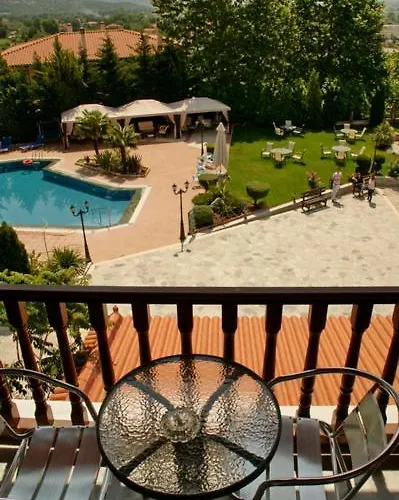 Famissi Eden Szálloda 4*