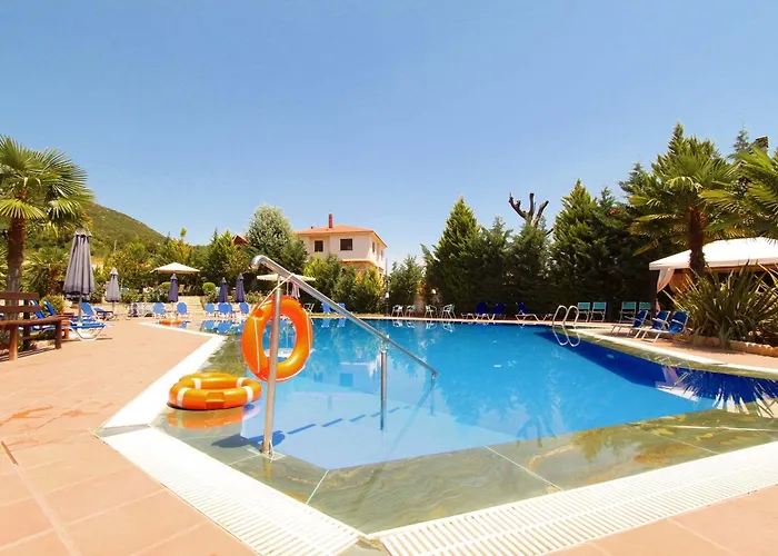 Famissi Eden Hotel 4*